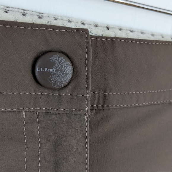 L.l Bean water repellent comfort trail hiking shorts ash color size 10 B1 - Picture 3 of 14